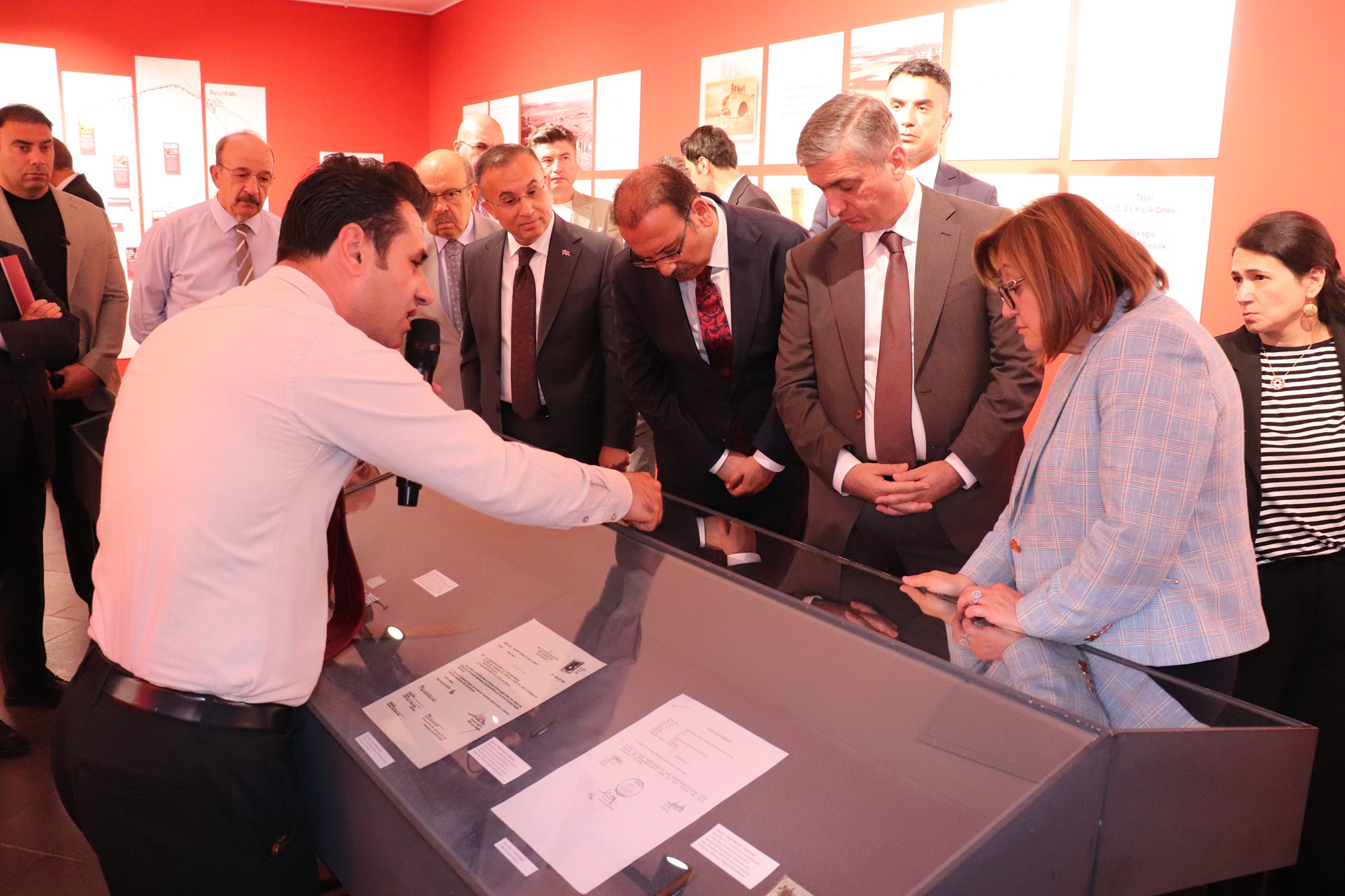  Tarihe saygı, kahramanlara vefa! - Şahin Bey Sergisi Açıldı