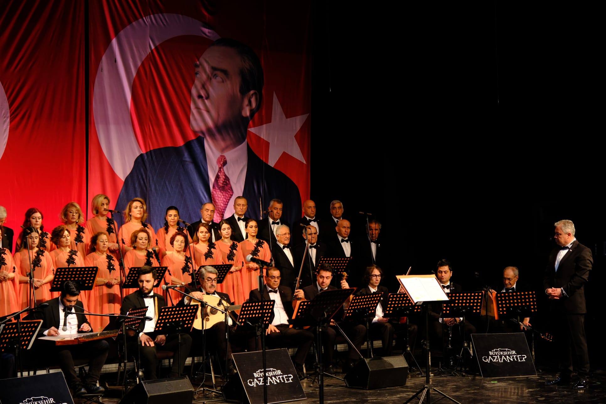 Bestekâr Osman Nihat Akın’ın Seçkin Eserleri TSM Korosu Konserinde İcra Edildi 